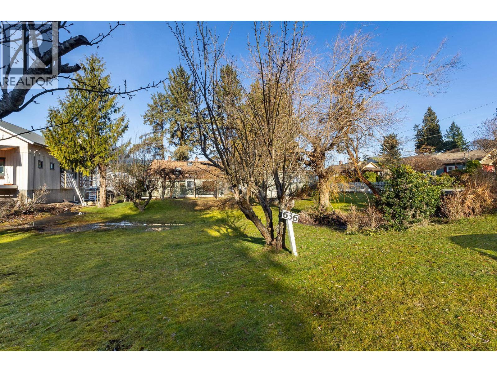 636 Bay Road, Gibsons, British Columbia  V0N 1V8 - Photo 12 - R3085102