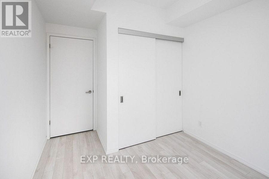 2205 - 197 Yonge Street, Toronto, Ontario  M5B 1M4 - Photo 10 - C12744506