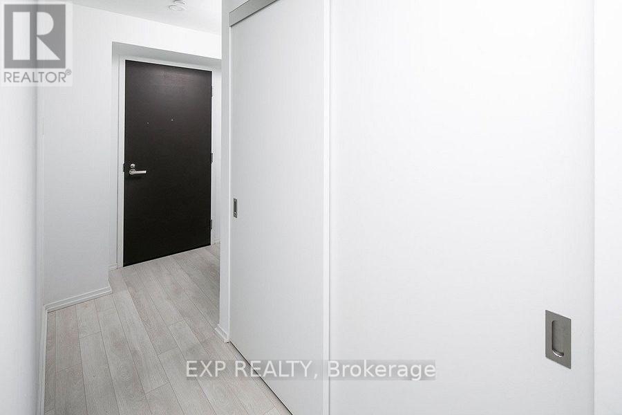 2205 - 197 Yonge Street, Toronto, Ontario  M5B 1M4 - Photo 2 - C12744506
