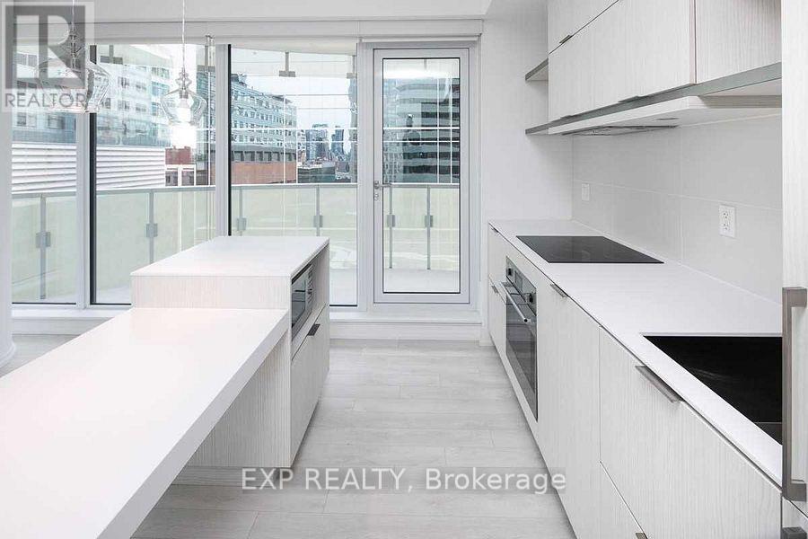 2205 - 197 Yonge Street, Toronto, Ontario  M5B 1M4 - Photo 4 - C12744506