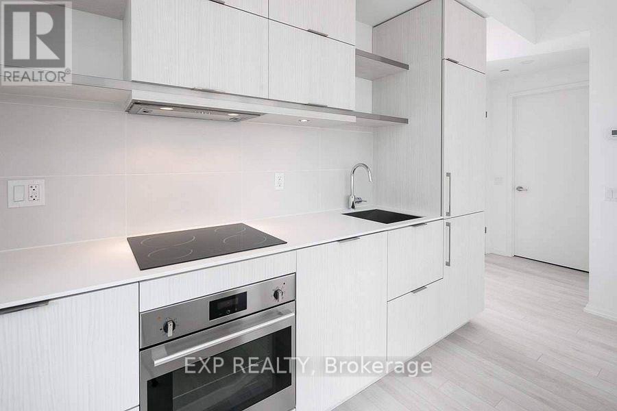 2205 - 197 Yonge Street, Toronto, Ontario  M5B 1M4 - Photo 5 - C12744506