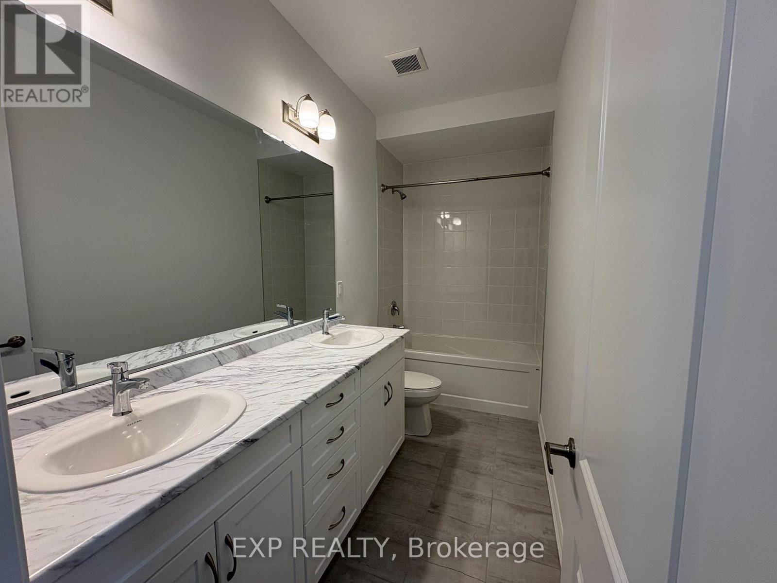 1344 Hearns Place Ne, Milton, Ontario  L9E 2J7 - Photo 10 - W12744514