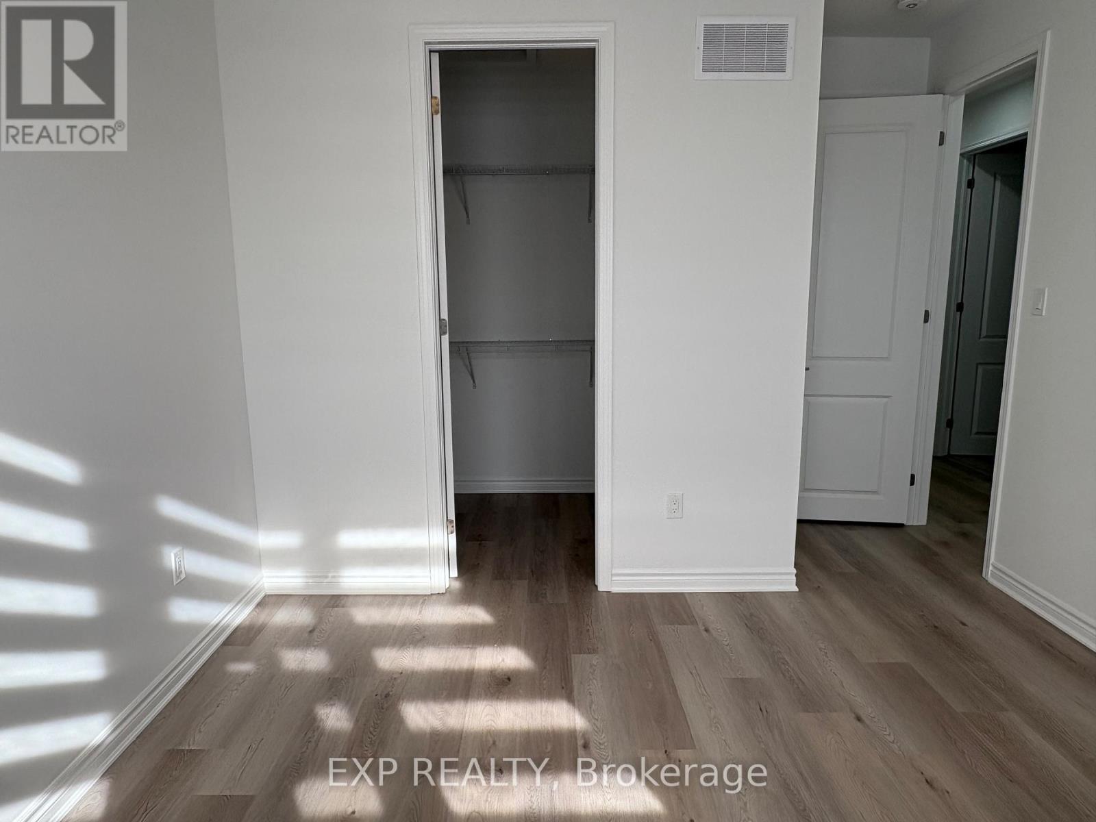 1344 Hearns Place Ne, Milton, Ontario  L9E 2J7 - Photo 12 - W12744514