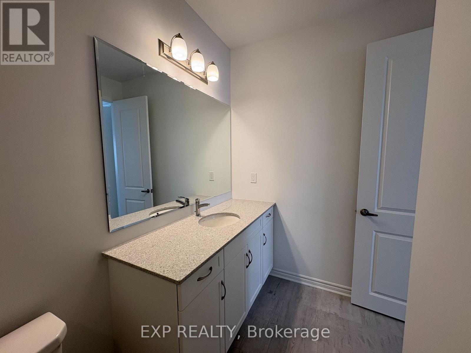 1344 Hearns Place Ne, Milton, Ontario  L9E 2J7 - Photo 15 - W12744514