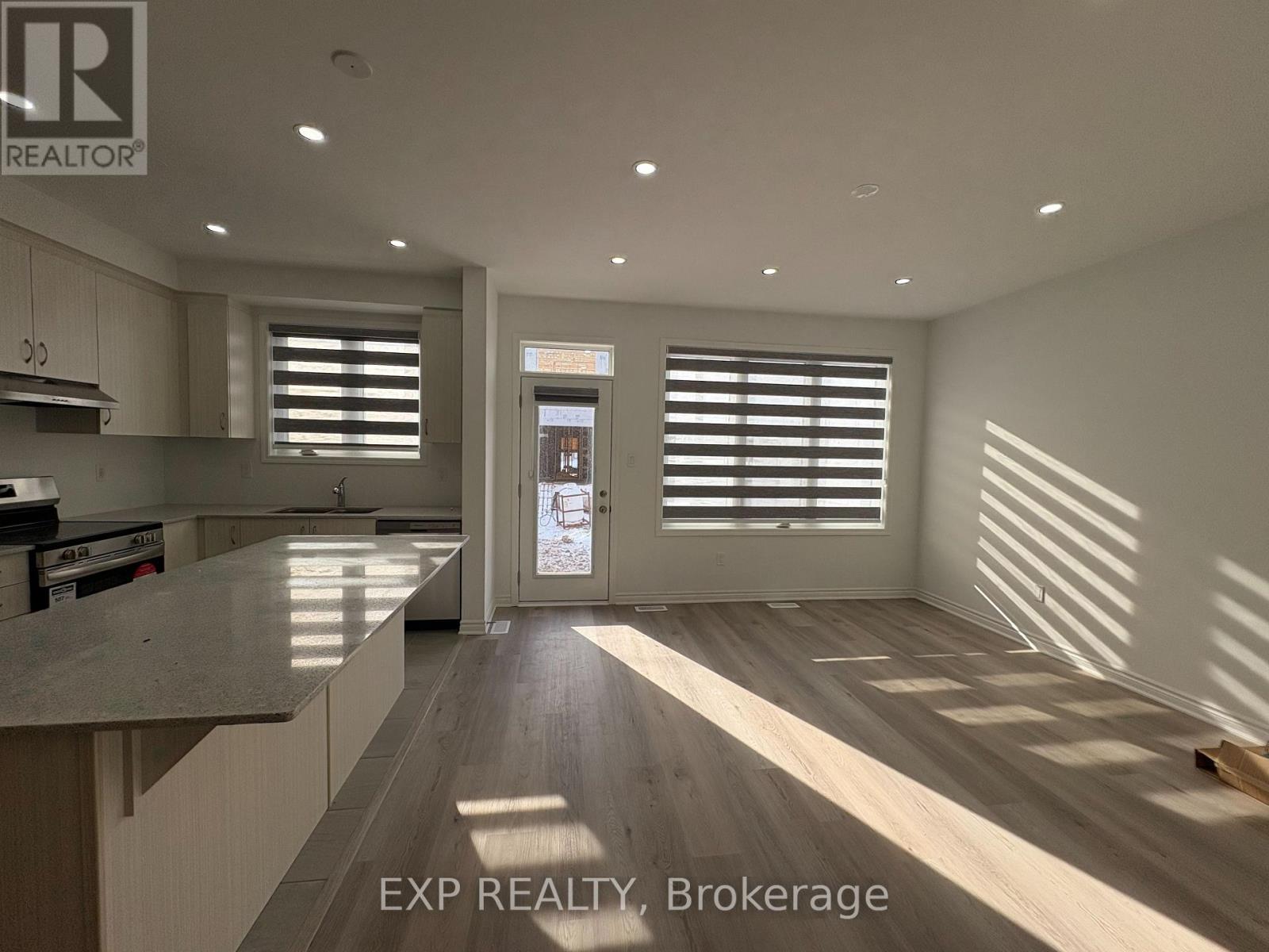 1344 Hearns Place Ne, Milton, Ontario  L9E 2J7 - Photo 4 - W12744514