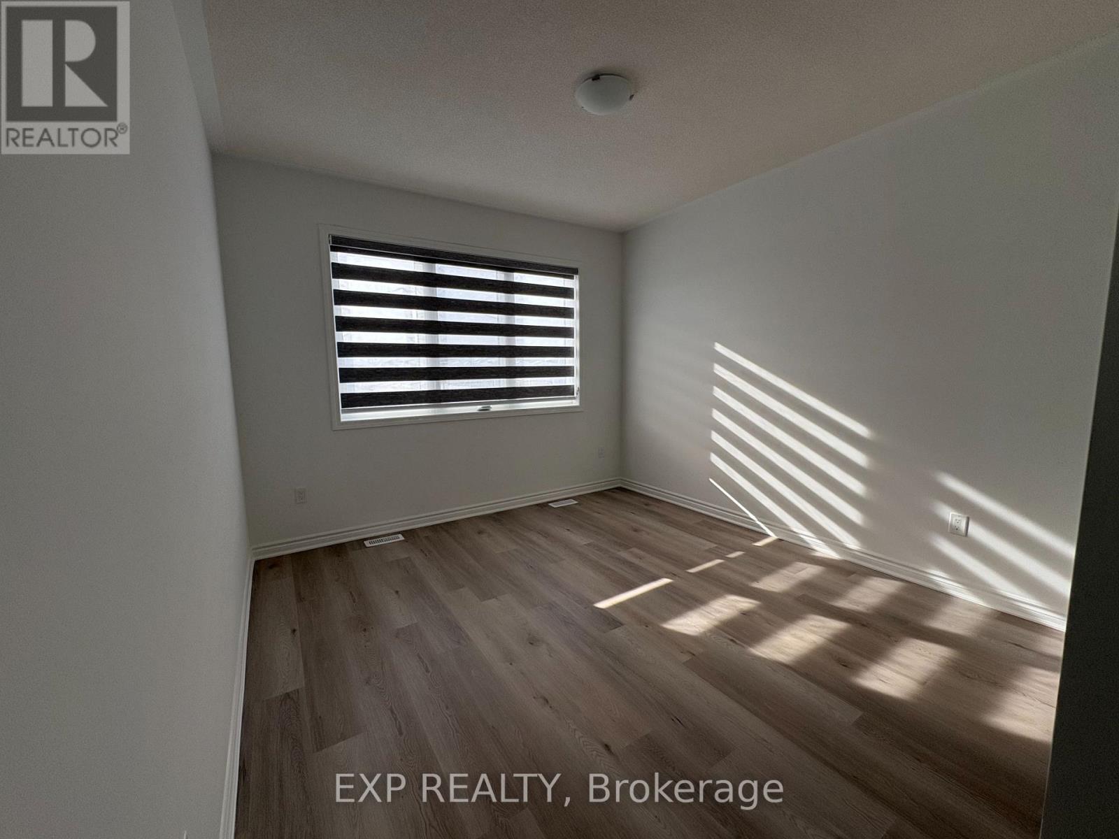 1344 Hearns Place Ne, Milton, Ontario  L9E 2J7 - Photo 9 - W12744514