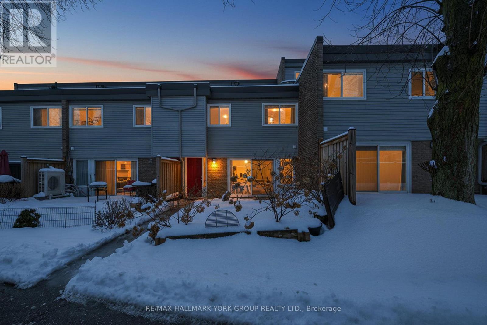 33 - 169 Milestone Crescent, Aurora, Ontario  L4G 3M2 - Photo 2 - N12680022