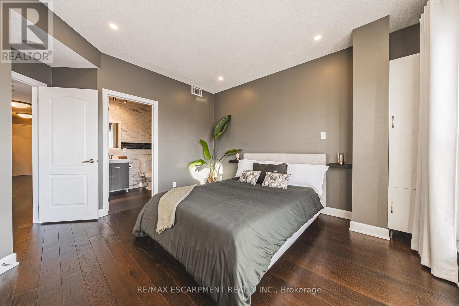 1014 - 135 James Street S, Hamilton, Ontario  L8P 2Z6 - Photo 13 - X12740866