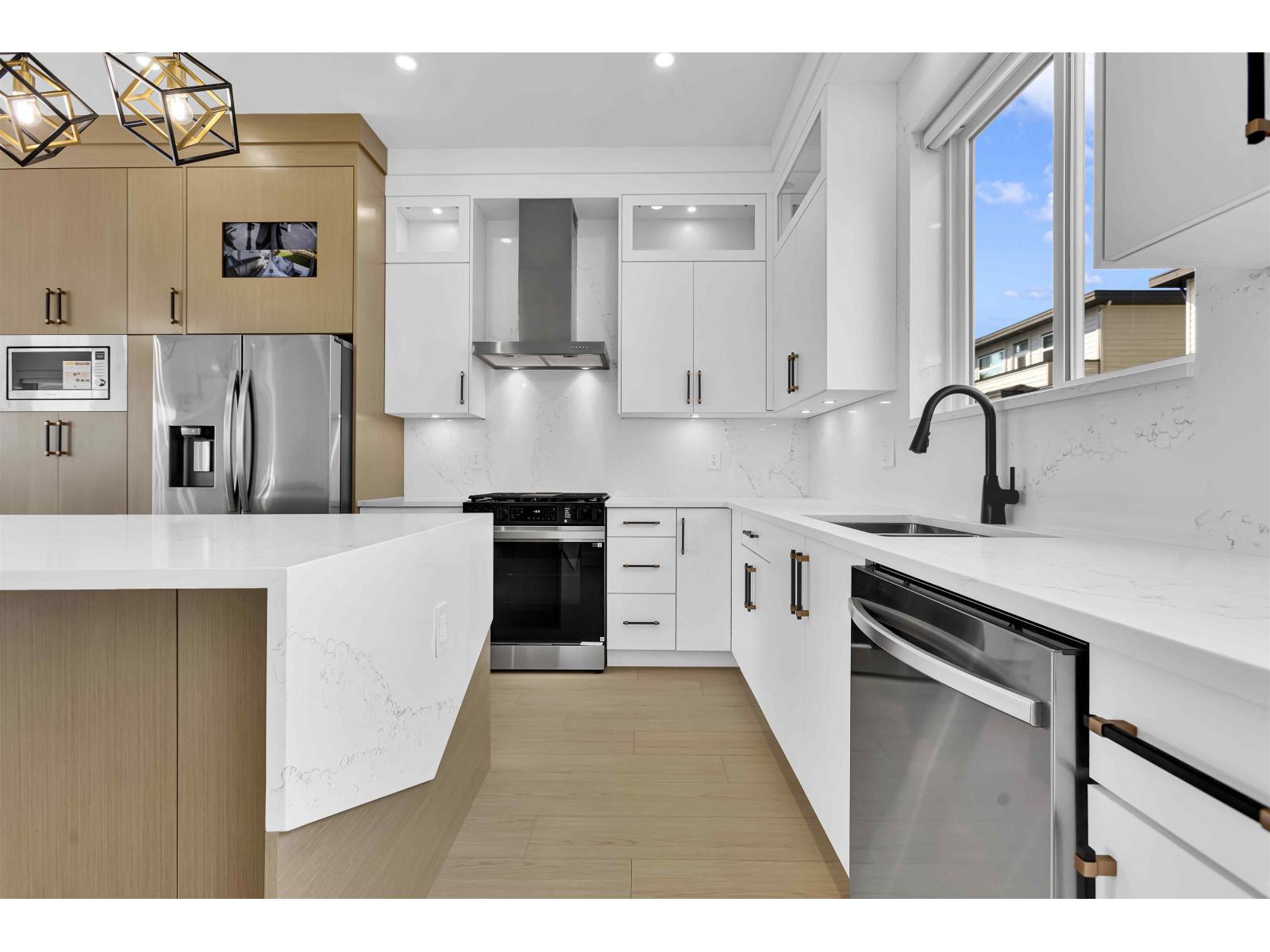 102 16649 18a Avenue, Surrey, British Columbia  V3Z 1A2 - Photo 4 - R3077521