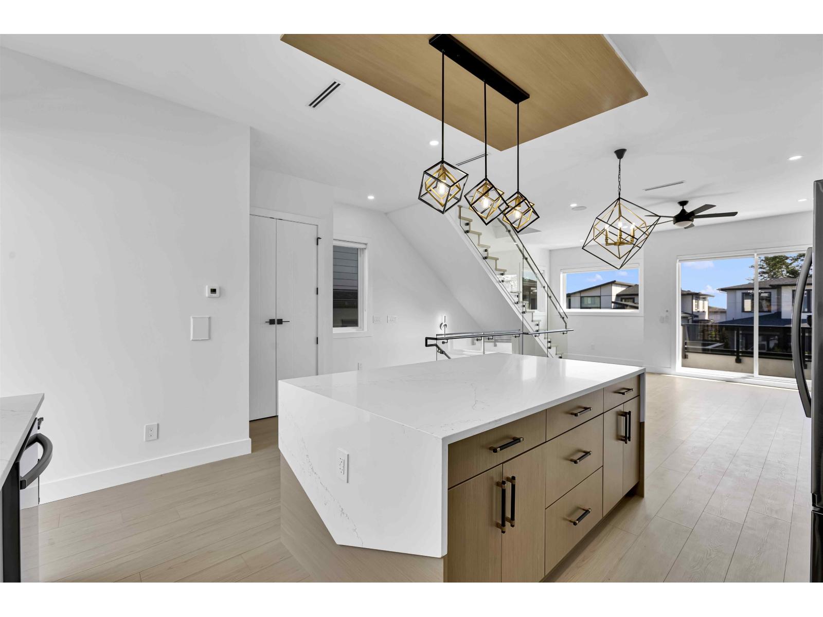 102 16649 18a Avenue, Surrey, British Columbia  V3Z 1A2 - Photo 5 - R3077521