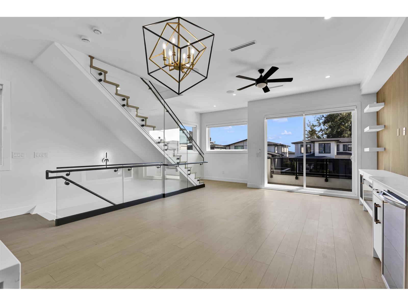 102 16649 18a Avenue, Surrey, British Columbia  V3Z 1A2 - Photo 11 - R3077521