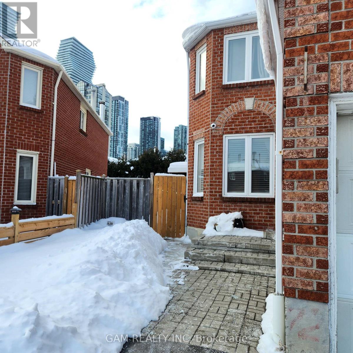 Bsmt - 305 Macedonia Crescent, Mississauga, Ontario  L5B 3J7 - Photo 2 - W12744546