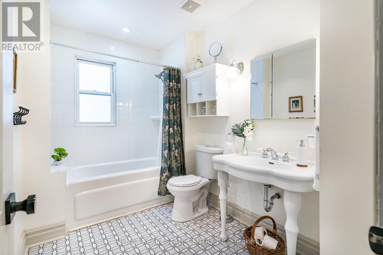 3 Fallsview Road, Hamilton, Ontario  L9H 5J7 - Photo 18 - X12744520