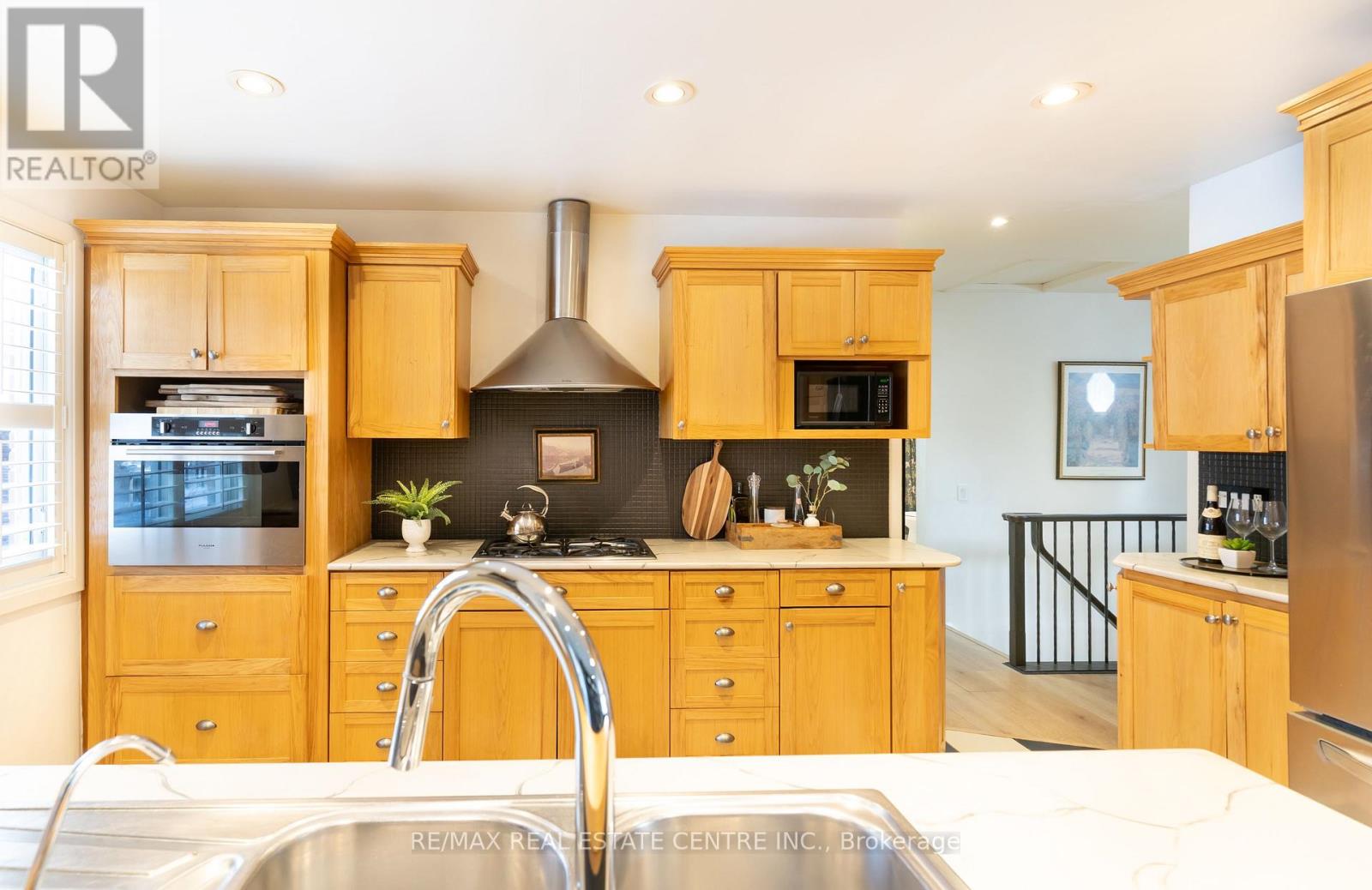 3 Fallsview Road, Hamilton, Ontario  L9H 5J7 - Photo 6 - X12744520