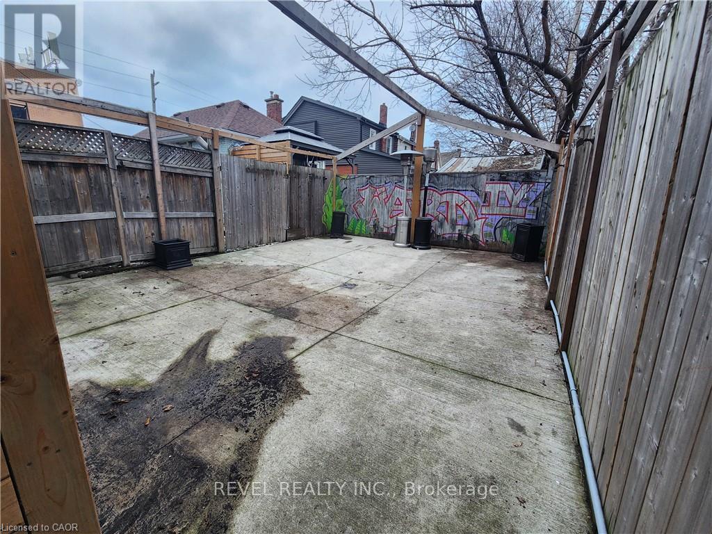 Main - 1441 Main Street E, Hamilton, Ontario  L8K 1C4 - Photo 10 - X12744526