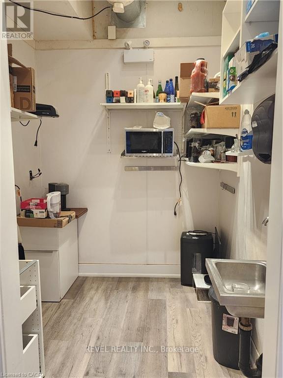 Main - 1441 Main Street E, Hamilton, Ontario  L8K 1C4 - Photo 9 - X12744526