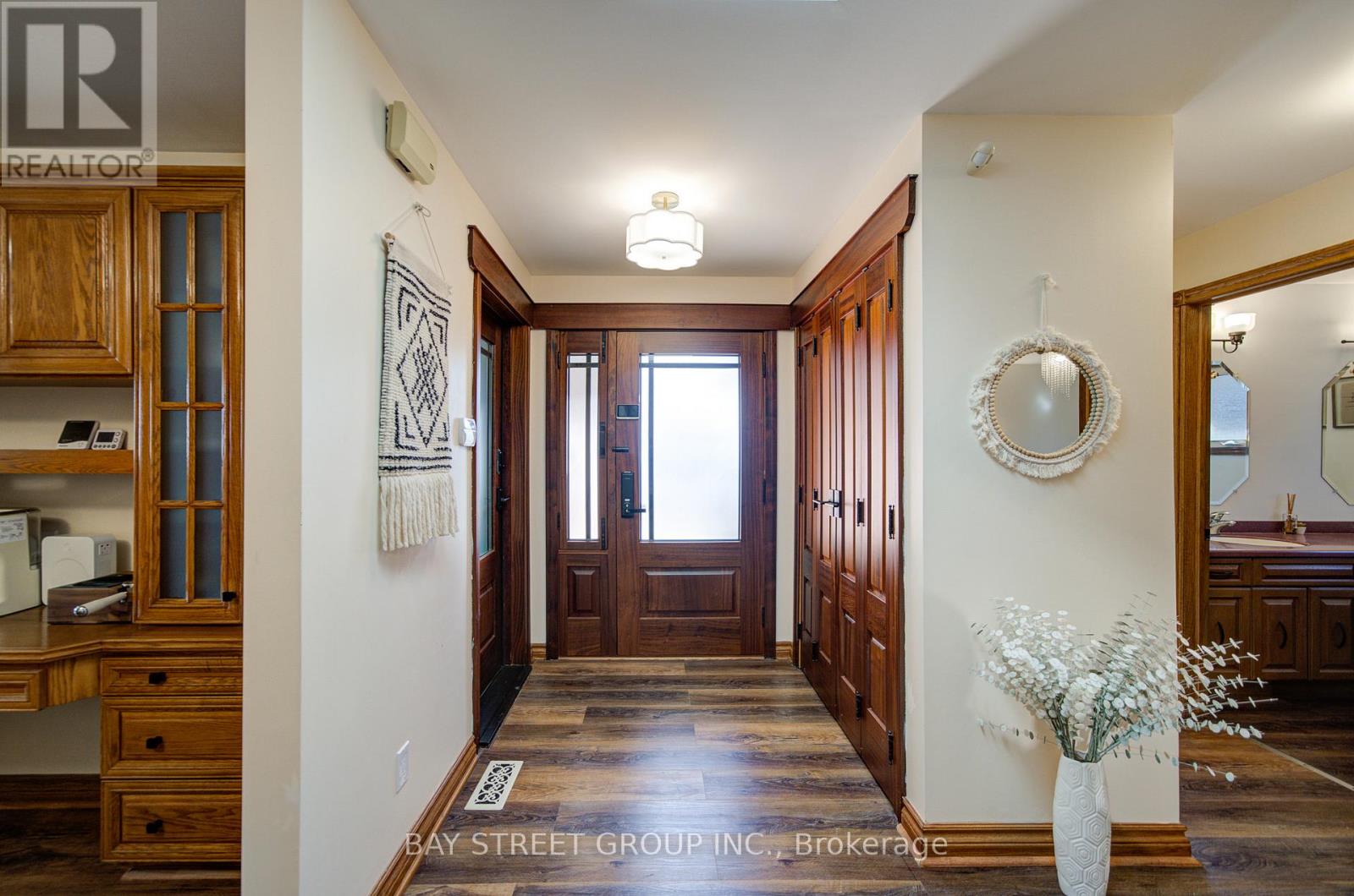 47 Cecil Street, St. Catharines, Ontario  L2N 4B3 - Photo 5 - X12744540