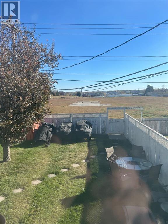 5930&5932 Trollinger Street Ne, Calgary, Alberta  T2K 3W6 - Photo 3 - A2263828