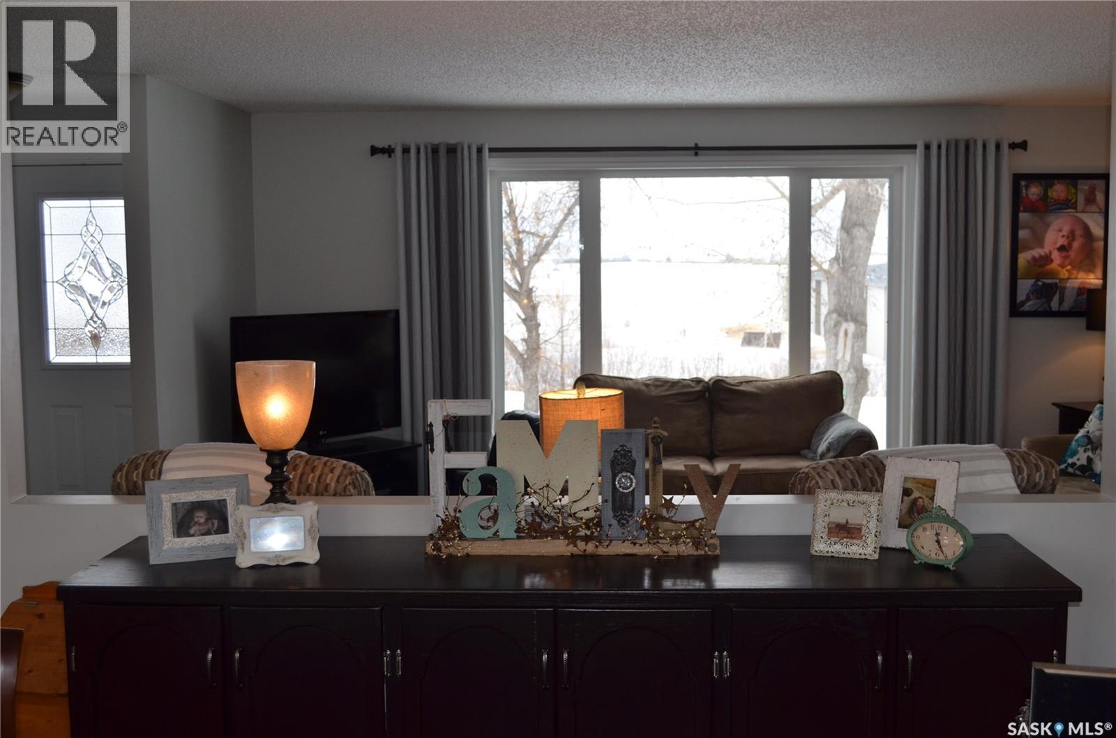 394 Standard Street, Pennant, Saskatchewan S0N 1X0 - Photo 10 - SK027579