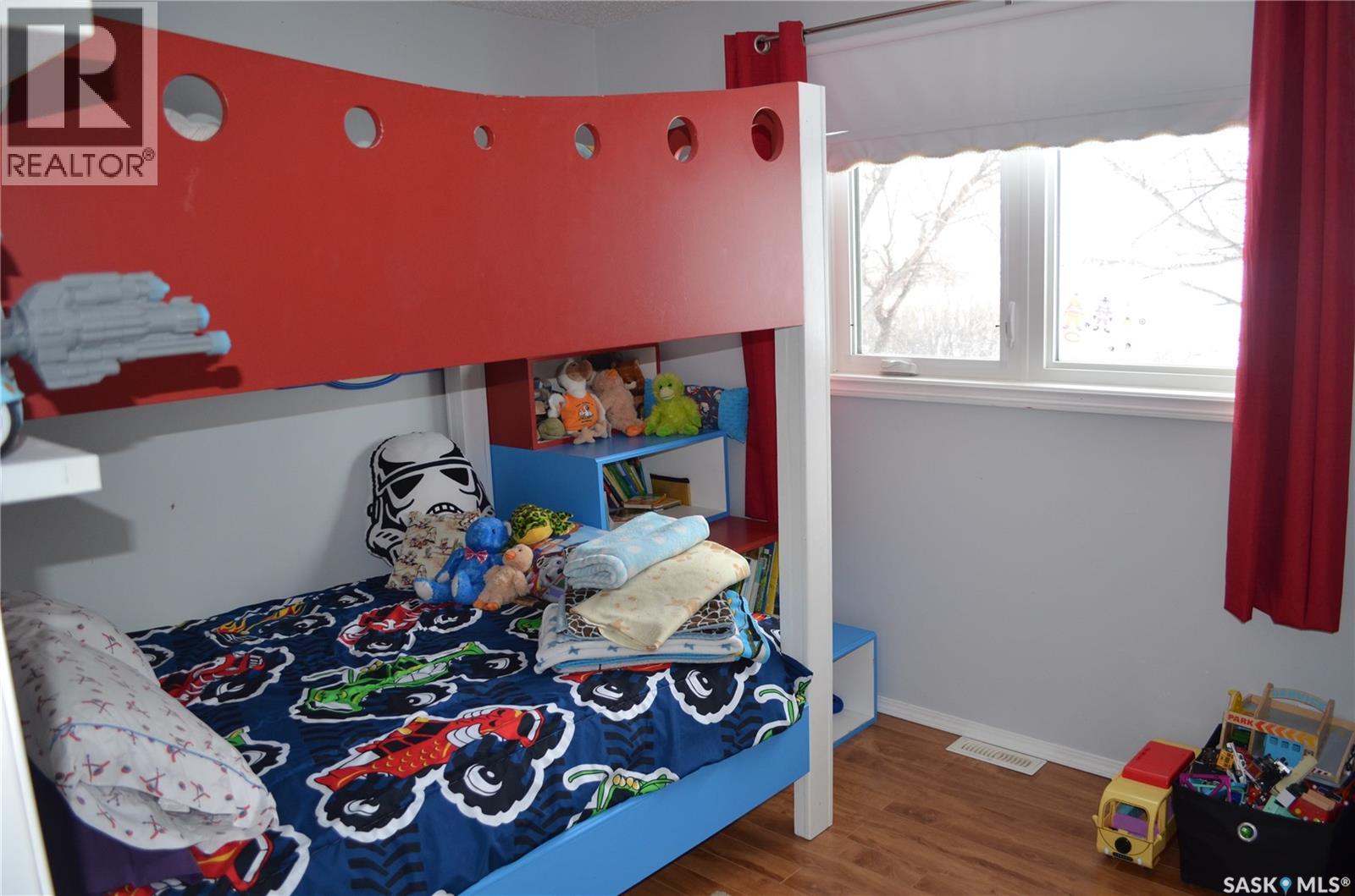 394 Standard Street, Pennant, Saskatchewan S0N 1X0 - Photo 17 - SK027579