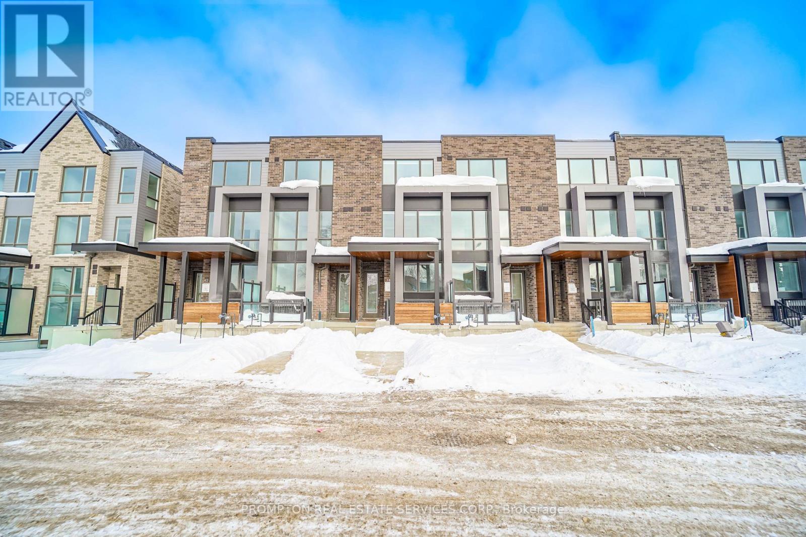 38 Green Gardens Boulevard, Toronto, Ontario  M6A 0E6 - Photo 3 - C12741106