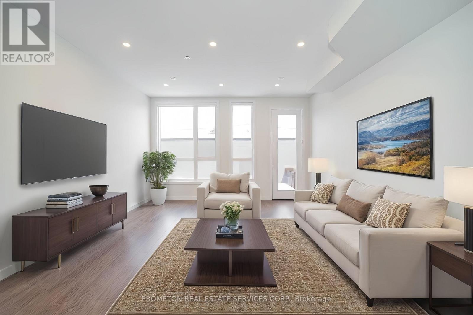 38 Green Gardens Boulevard, Toronto, Ontario  M6A 0E6 - Photo 4 - C12741106