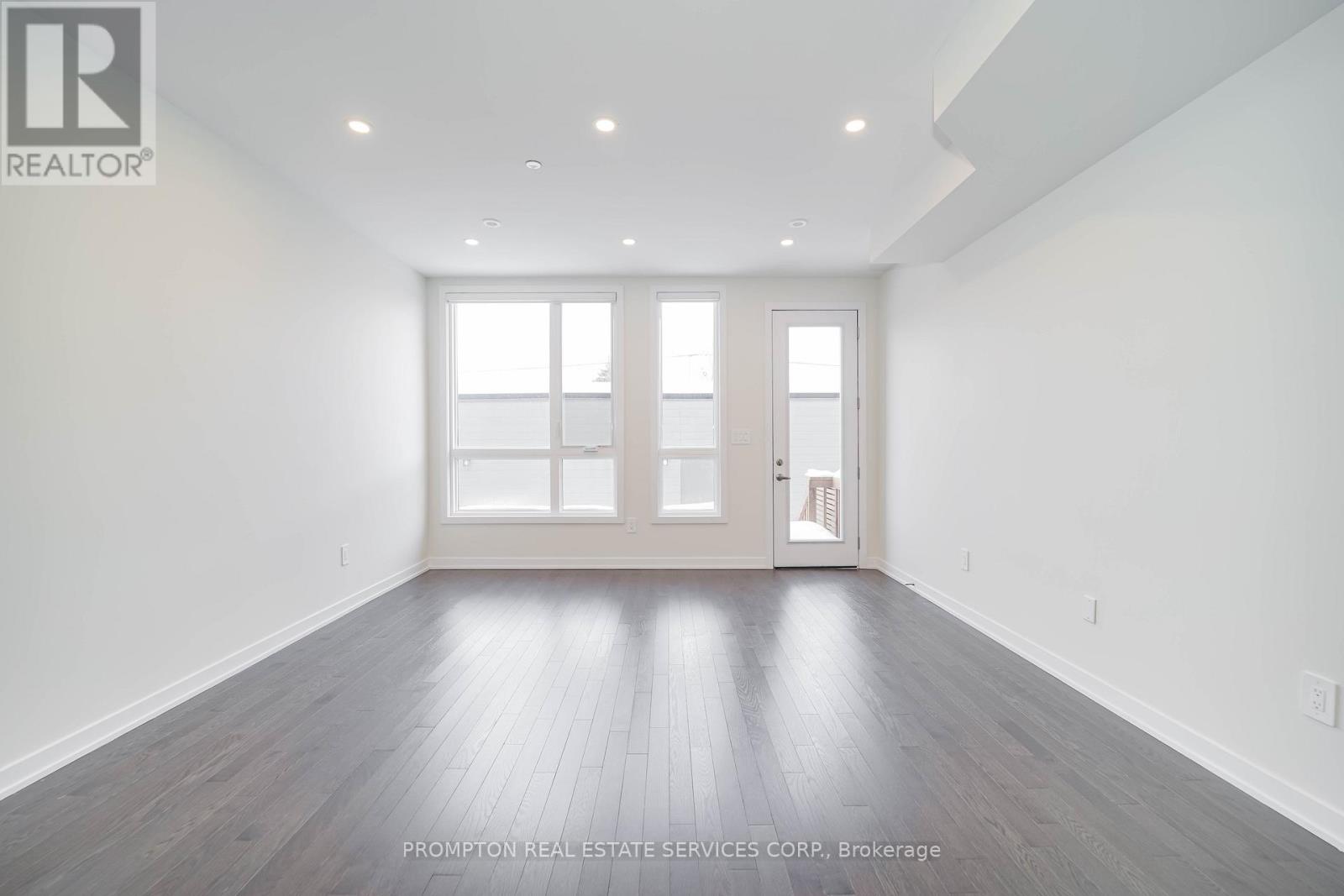 38 Green Gardens Boulevard, Toronto, Ontario  M6A 0E6 - Photo 8 - C12741106