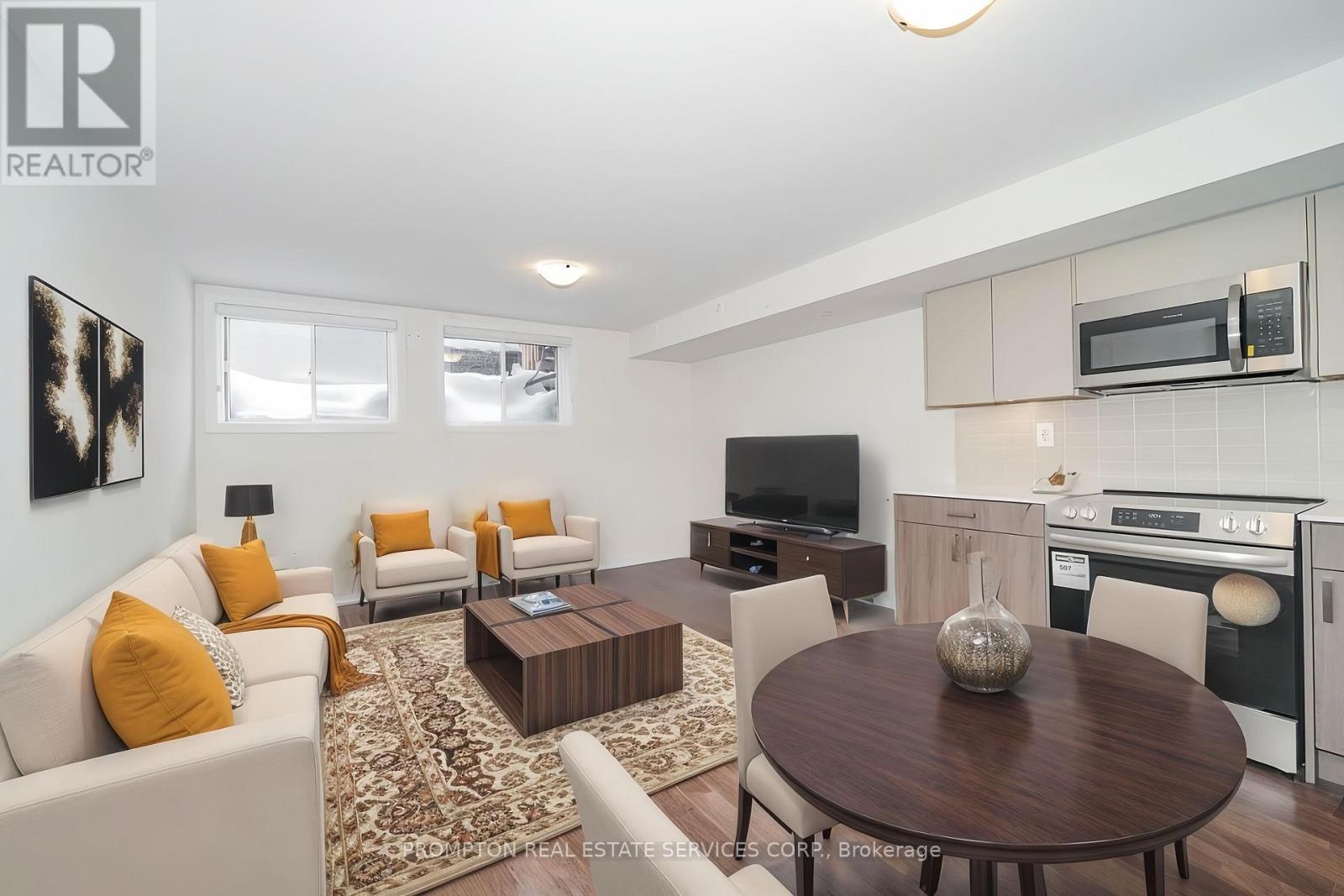 38 Green Gardens Boulevard, Toronto, Ontario  M6A 0E6 - Photo 6 - C12741106