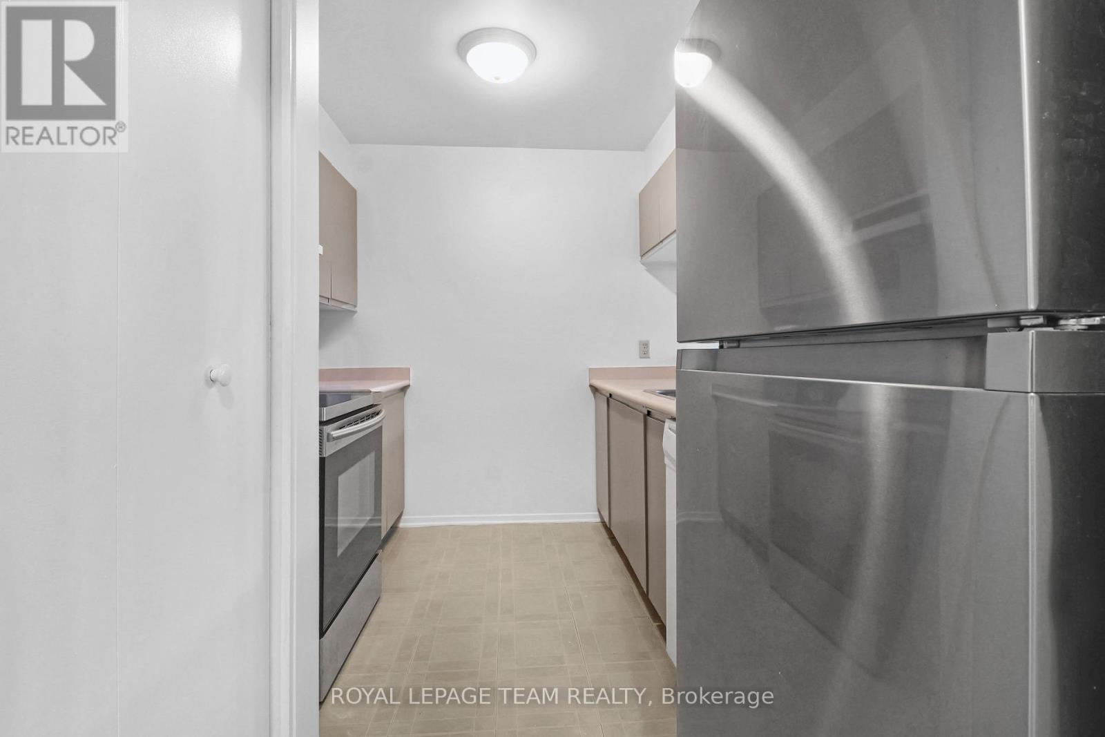 270 Brittany Drive, Ottawa, Ontario  K1K 0R8 - Photo 10 - X12744558