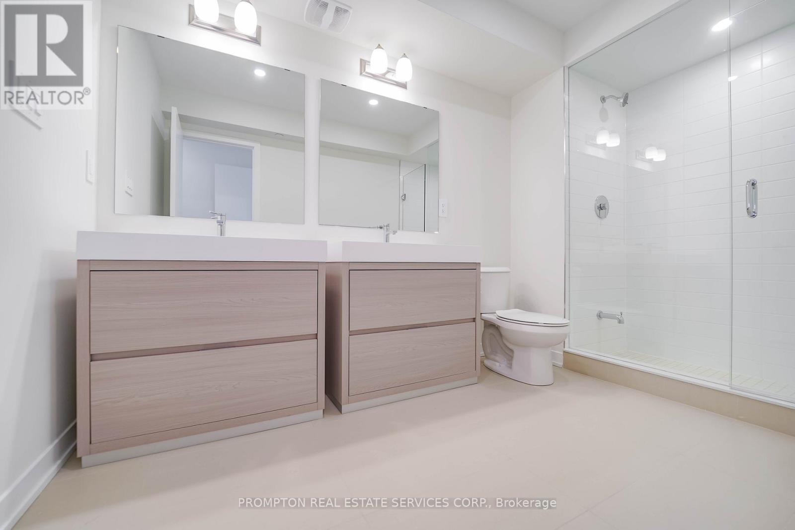 38 Green Gardens Boulevard, Toronto, Ontario  M6A 0E6 - Photo 32 - C12741106