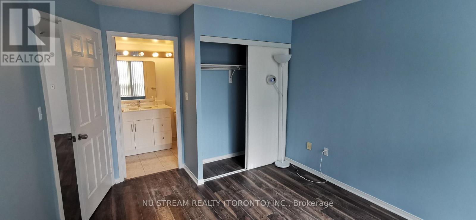 902 - 3 Pemberton Avenue, Toronto, Ontario  M2M 4M1 - Photo 4 - C12744560