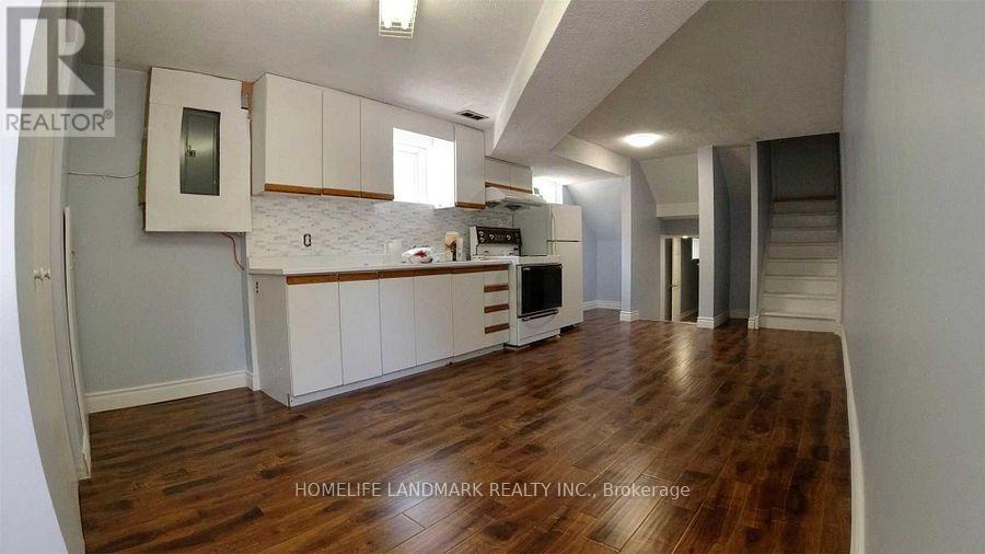 60 Mentor Boulevard, Toronto, Ontario  M2H 2N1 - Photo 2 - C12744566