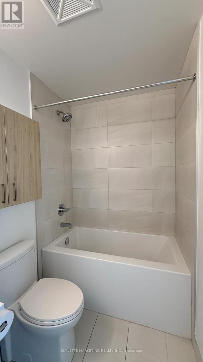 604 - 30 Upper Mall Way, Vaughan, Ontario  L4J 0L7 - Photo 3 - N12744556