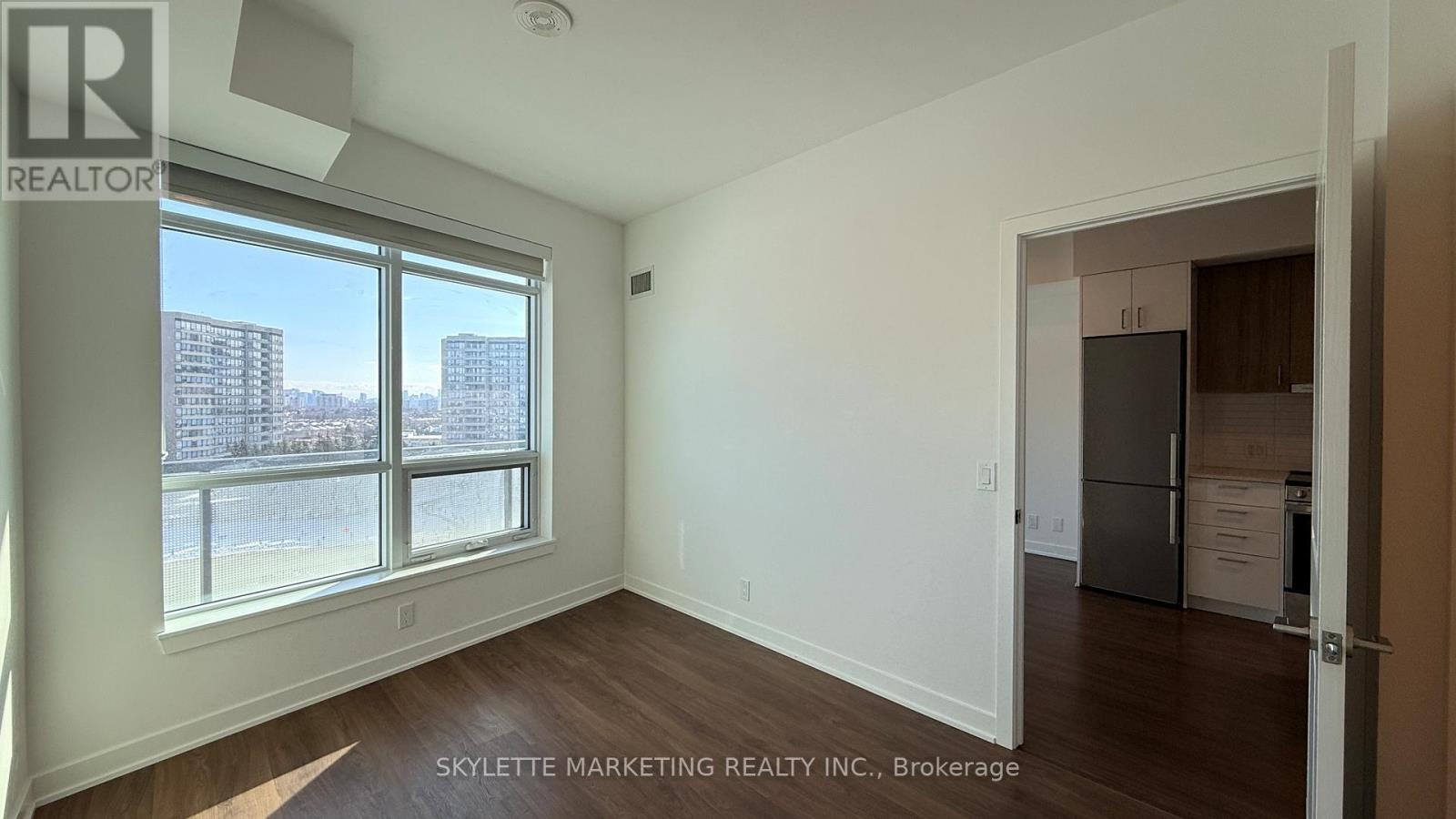 604 - 30 Upper Mall Way, Vaughan, Ontario  L4J 0L7 - Photo 4 - N12744556