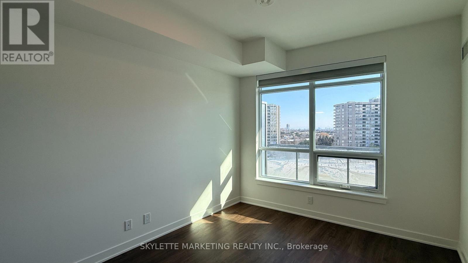 604 - 30 Upper Mall Way, Vaughan, Ontario  L4J 0L7 - Photo 5 - N12744556