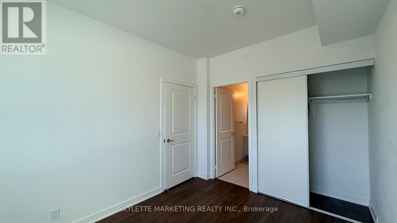 604 - 30 Upper Mall Way, Vaughan, Ontario  L4J 0L7 - Photo 7 - N12744556