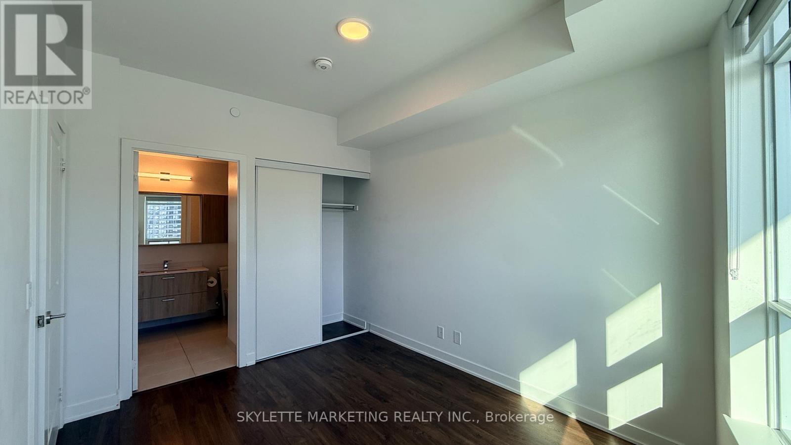 604 - 30 Upper Mall Way, Vaughan, Ontario  L4J 0L7 - Photo 8 - N12744556