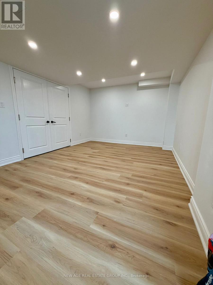 47 Mountain Heights Pl Place, Hamilton, Ontario  L8B 1X7 - Photo 12 - X12739584