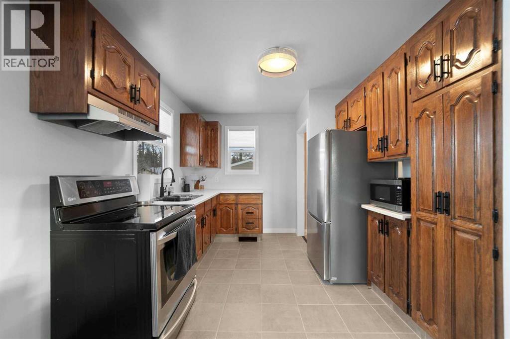 5214 53 Avenue, Camrose, Alberta  T4V 0Y7 - Photo 11 - A2279449