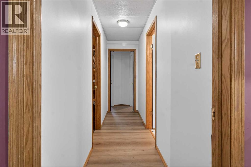 40 Erin Circle Se, Calgary, Alberta  T2B 3H9 - Photo 25 - A2273908