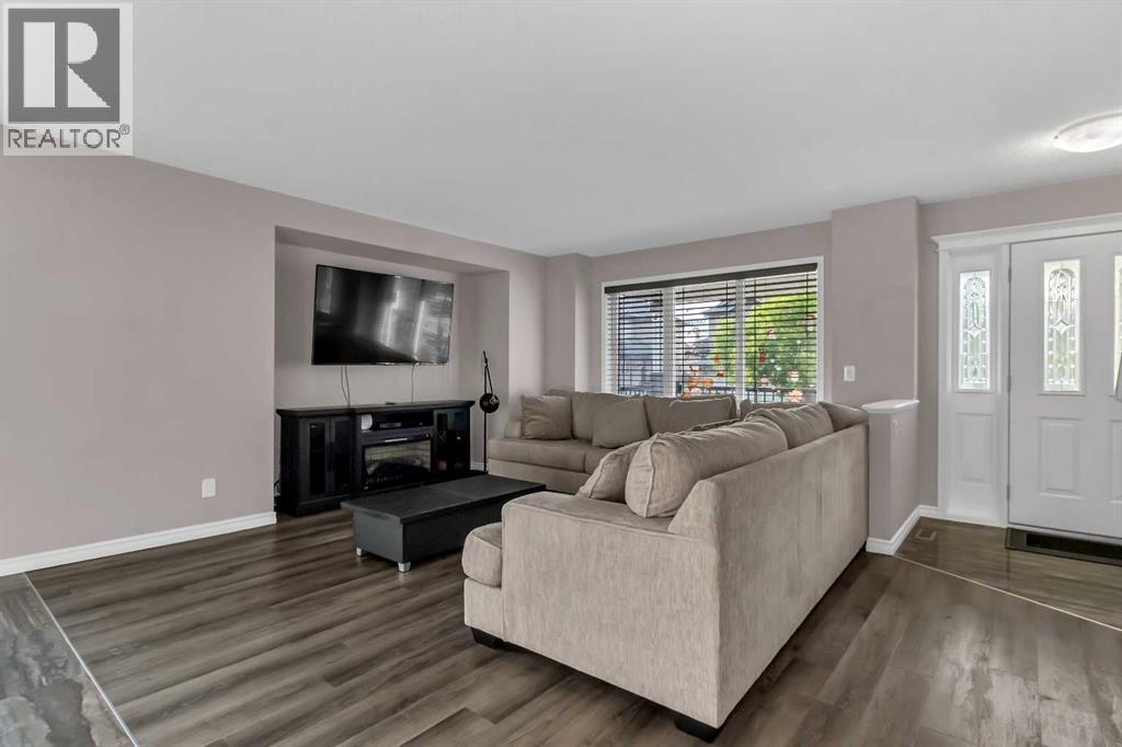 178 Evansmeade Common Nw, Calgary, Alberta  T3P 1E8 - Photo 4 - A2276827