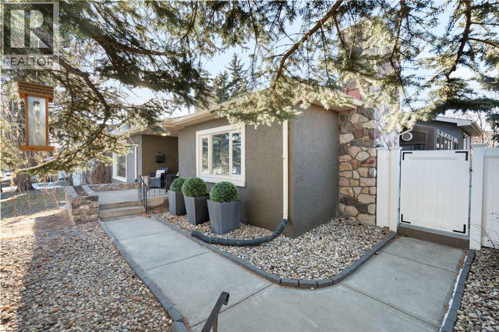 10507 Bradbury Drive Sw, Calgary, Alberta  T2W 1A7 - Photo 35 - A2280981