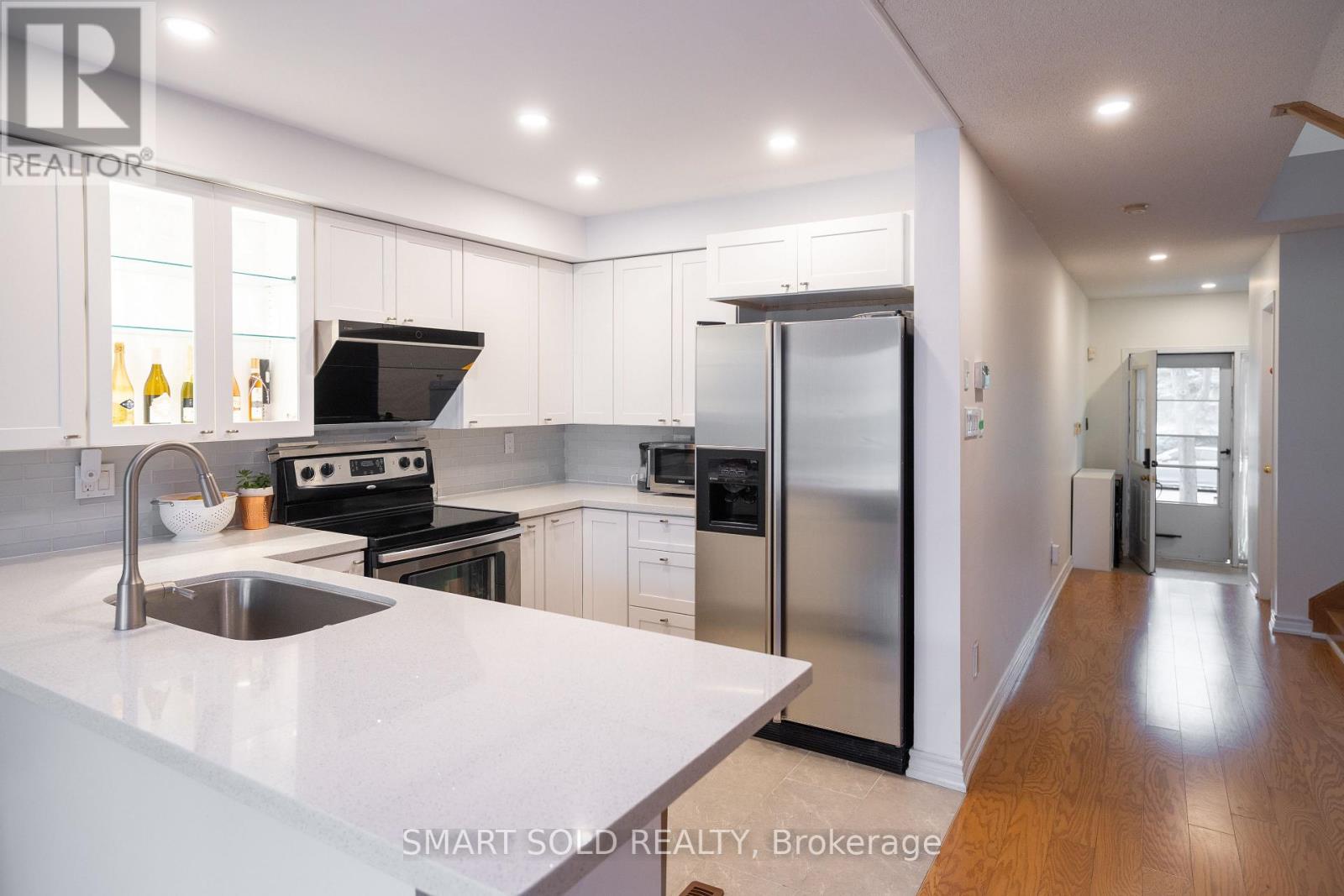 29 Breezeway Crescent, Richmond Hill, Ontario  L4S 1V7 - Photo 3 - N12744596