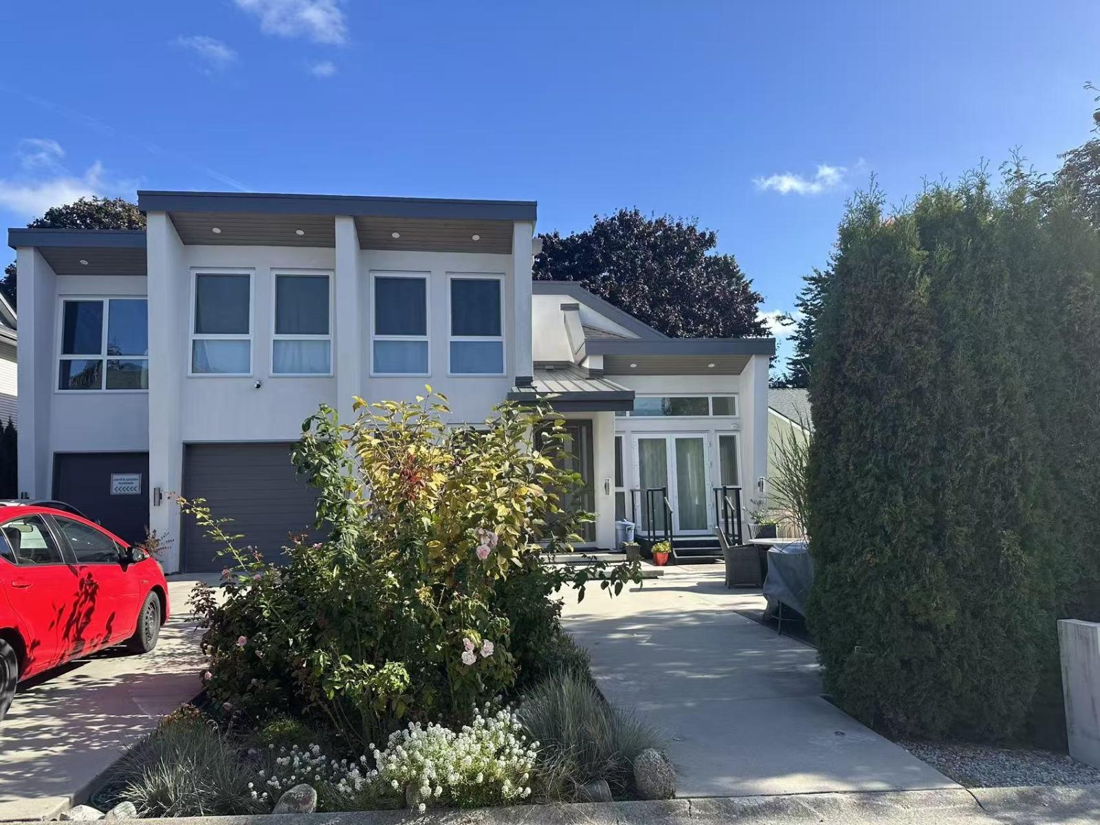 1525 KING GEORGE BOULEVARD, Surrey, British Columbia
