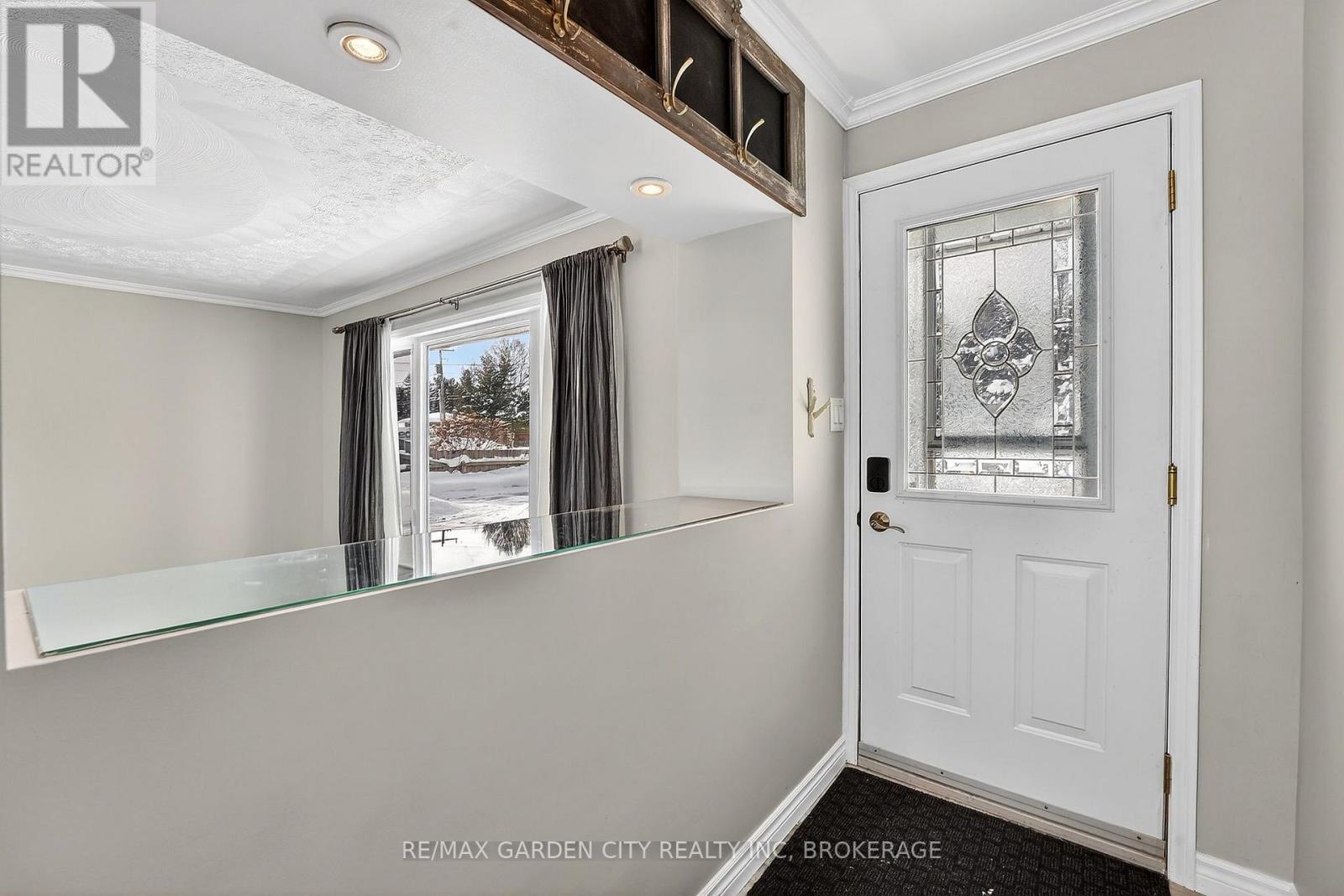 4864 Michelle Drive, Greater Sudbury, Ontario  P3P 1G9 - Photo 3 - X12744610