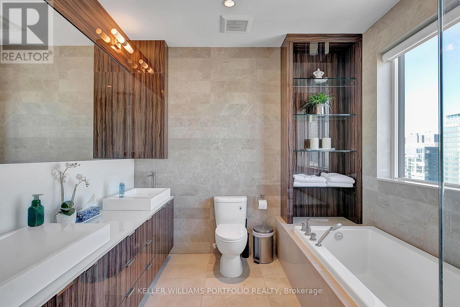 4403 - 300 Front Street W, Toronto, Ontario  M5V 0E9 - Photo 10 - C12744608