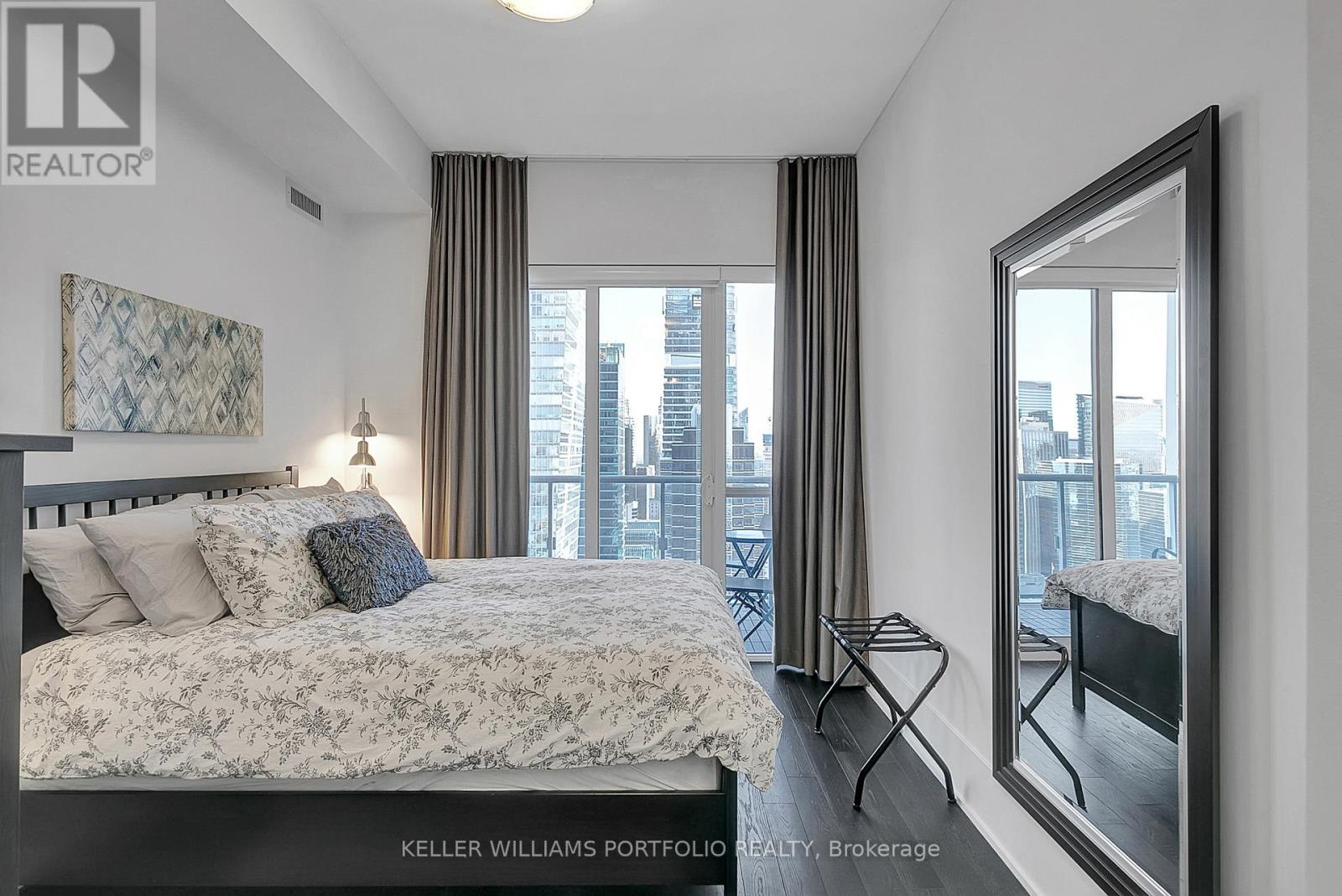 4403 - 300 Front Street W, Toronto, Ontario  M5V 0E9 - Photo 12 - C12744608