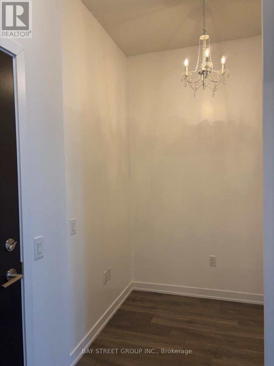 511 - 60 Honeycrisp Crescent, Vaughan, Ontario  L4K 0N5 - Photo 4 - N12744626