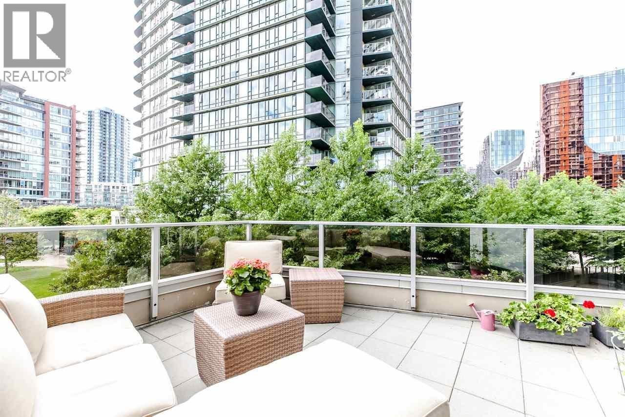 305 8 Smithe Mews, Vancouver, British Columbia  V6B 0A5 - Photo 2 - R3001108