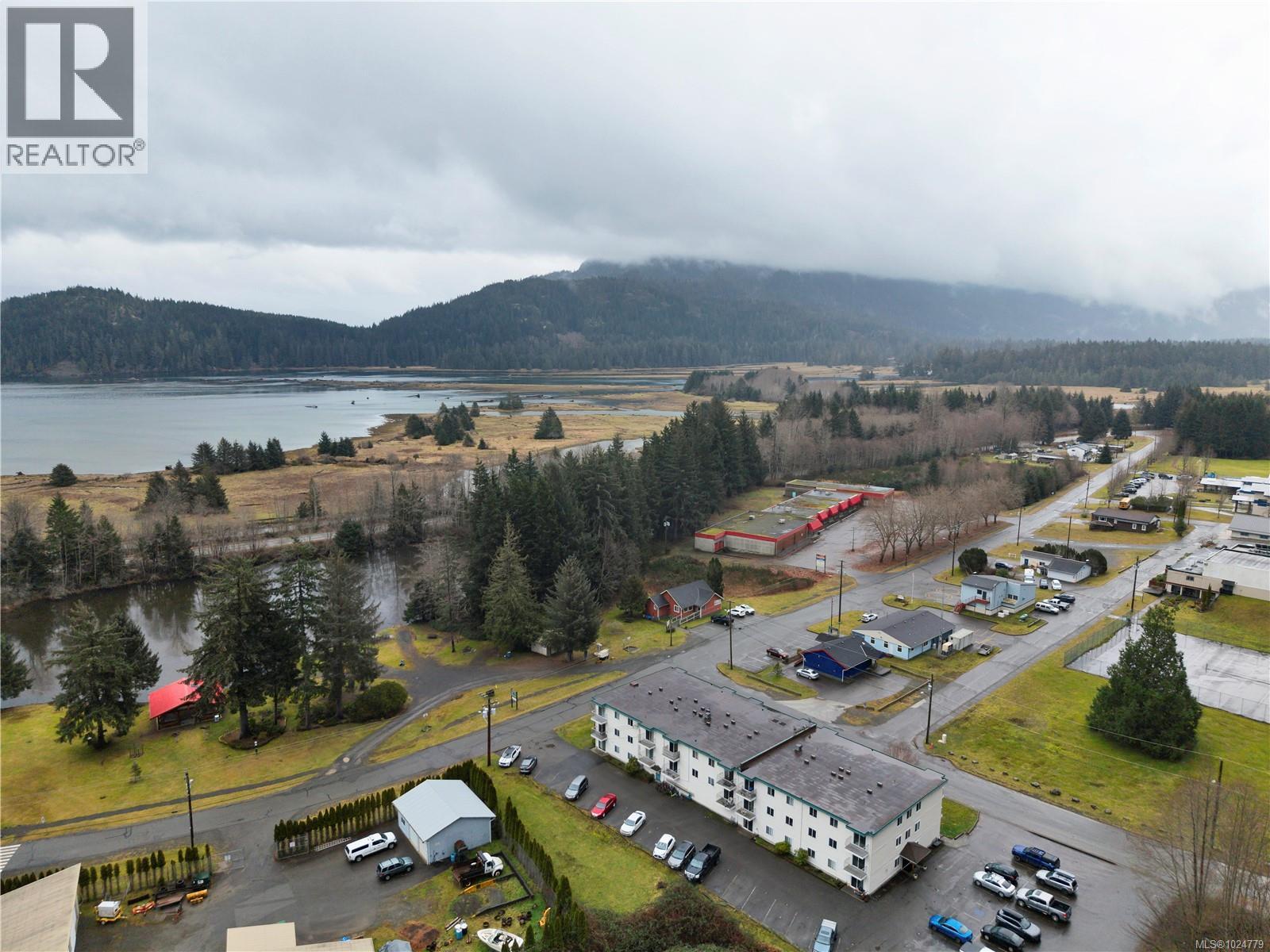 307 611 MacMillan Dr, Sayward, British Columbia